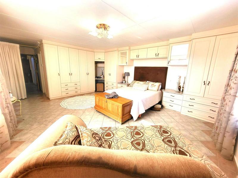 4 Bedroom Property for Sale in Port Owen Western Cape
